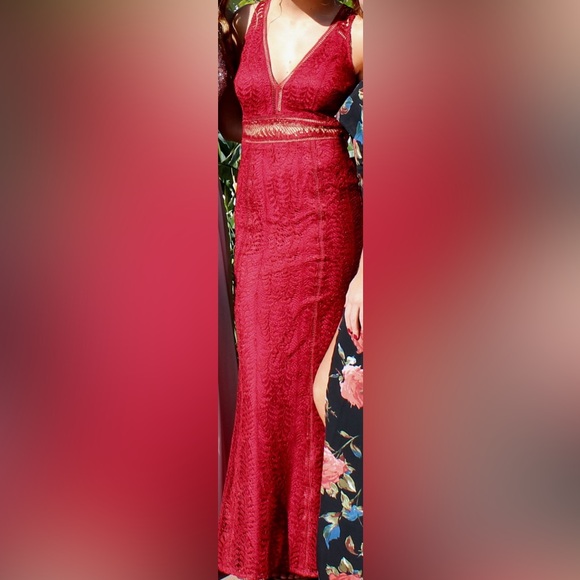 Women’s Dress - Picture 14 of 15